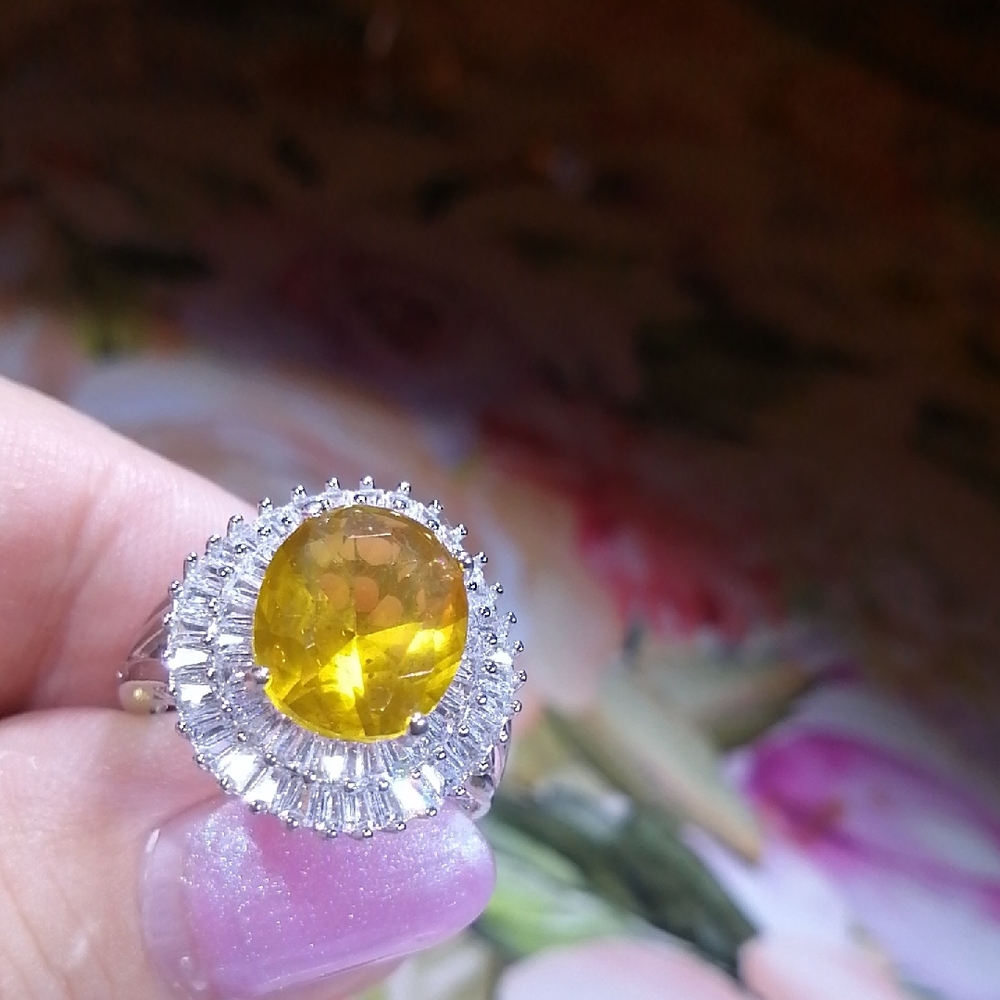 Elegant Synthetic Citrine Sparkling Crystals Silver 925 Ring Size 7